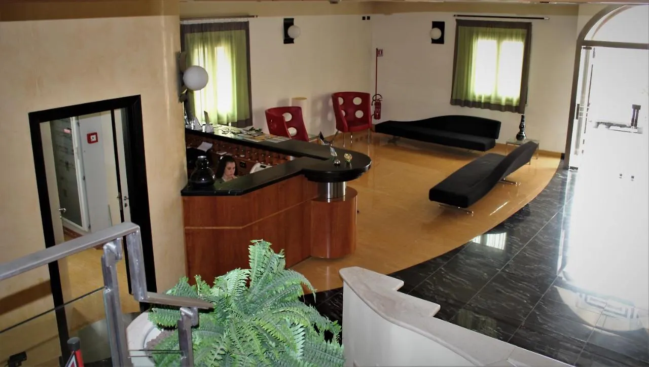 Cerri Hotel تراباني 3*,